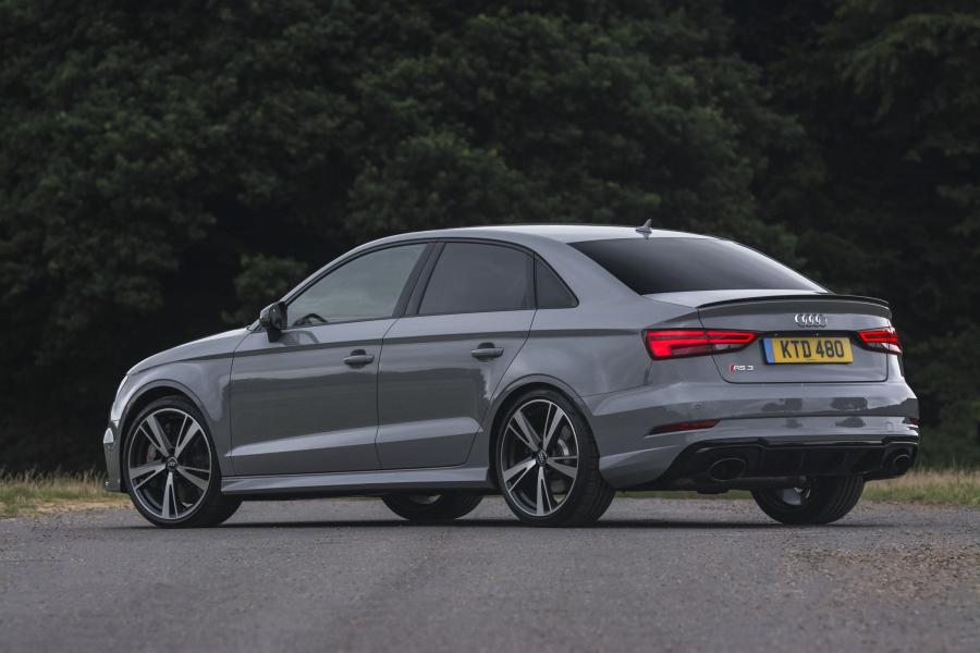  Audi RS3 Sedan (8V) 2017 года  (UK) (фото 15 из 40)